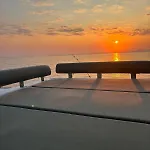 Sicily By Catamaran Bed & Tours * Палермо