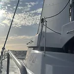 Ботель Sicily By Catamaran Bed & Tours Палермо