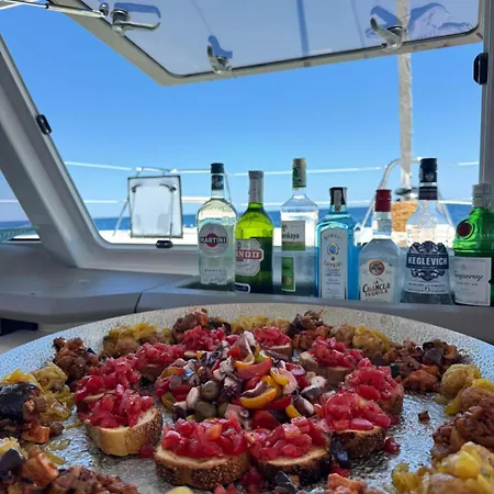 Sicily By Catamaran Bed & Tours Botel *