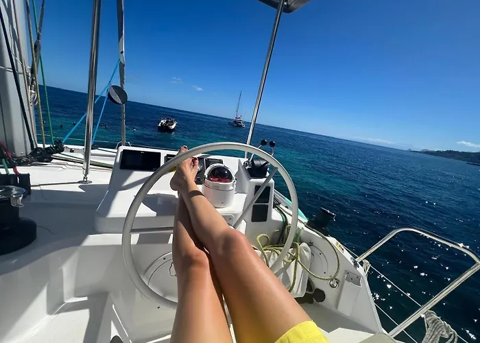 Botel Sicily By Catamaran Bed & Tours *
