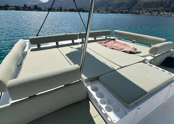 Botel Sicily By Catamaran Bed & Tours
