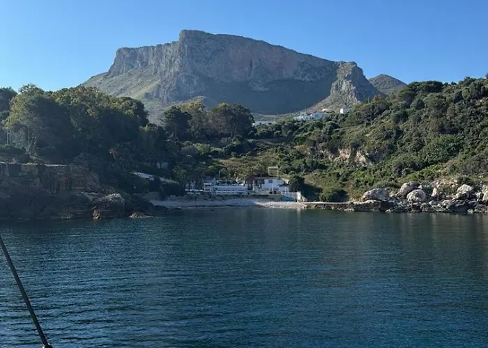 Sicily By Catamaran Bed & Tours Botel *