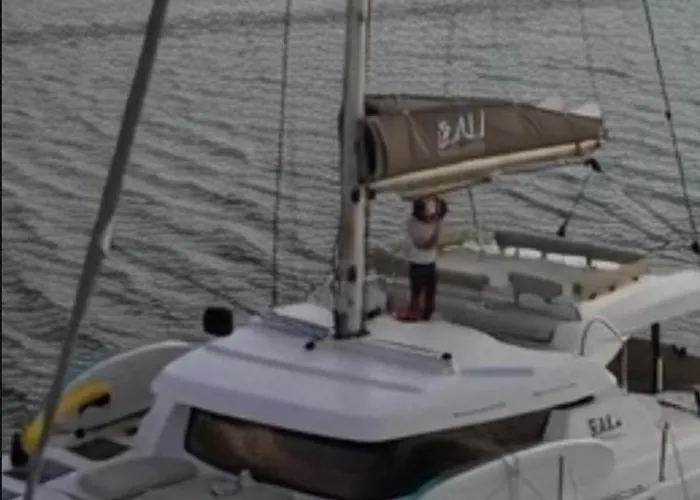 Sicily By Catamaran Bed & Tours Botel Palermo