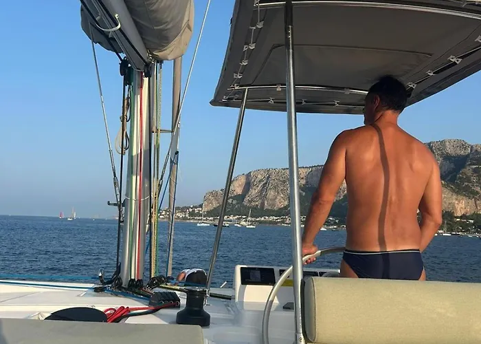 Botel Sicily By Catamaran Bed & Tours *