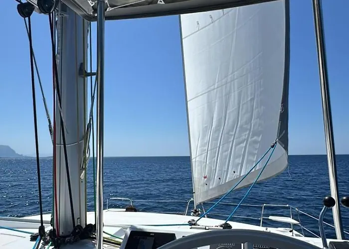 Sicily By Catamaran Bed & Tours Botel *