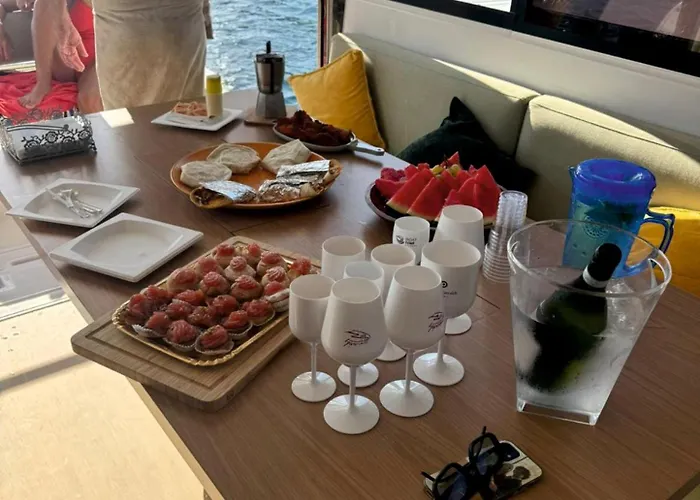 Botel Sicily By Catamaran Bed & Tours *